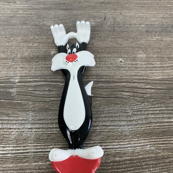 VTG - 1993 Warner Bros Six Flags Looney Tunes Sylvester The Cat Back Scratcher - Picture 2 of 8